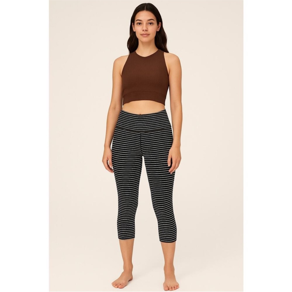 Lululemon B/W Stripped Leggings 4